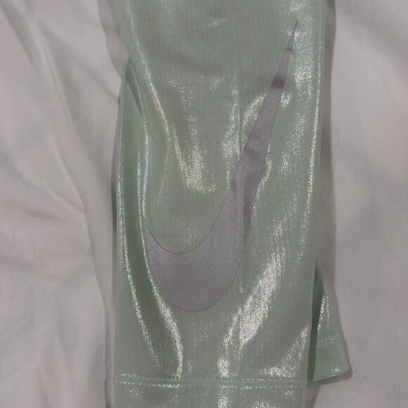 Nike Dri Fit Mermaid Sea Glass 3/4 Length Athletic Leggings Size Medium - Picture 4 of 8